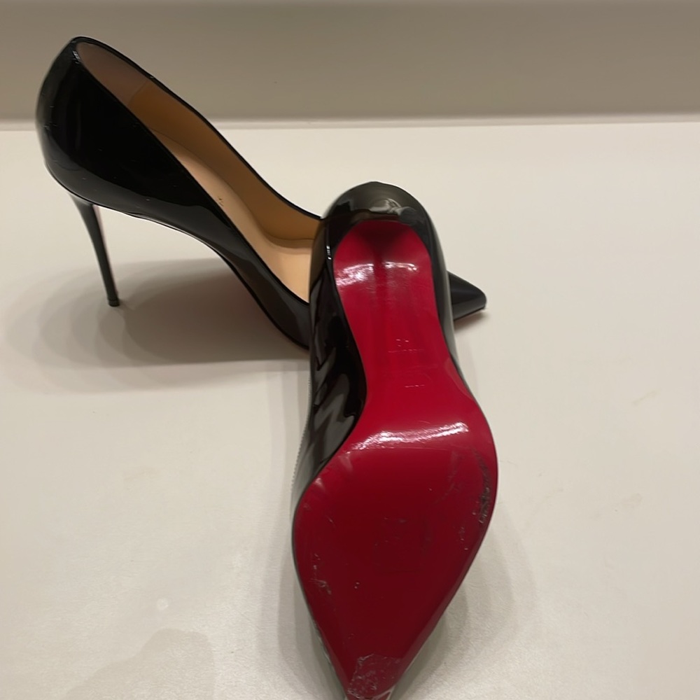 Slightly Worn. Very Well Maintained. Protective T… - image 4